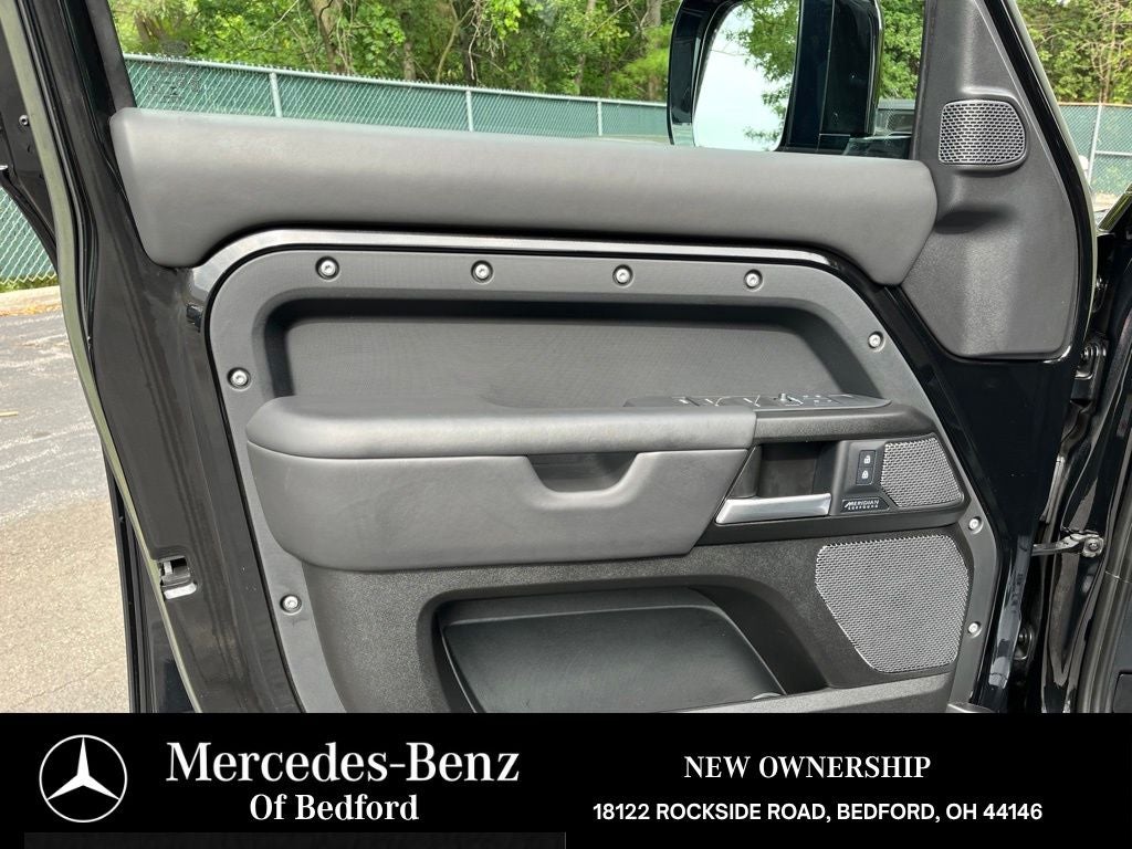 2023 Land Rover Defender 110 V8