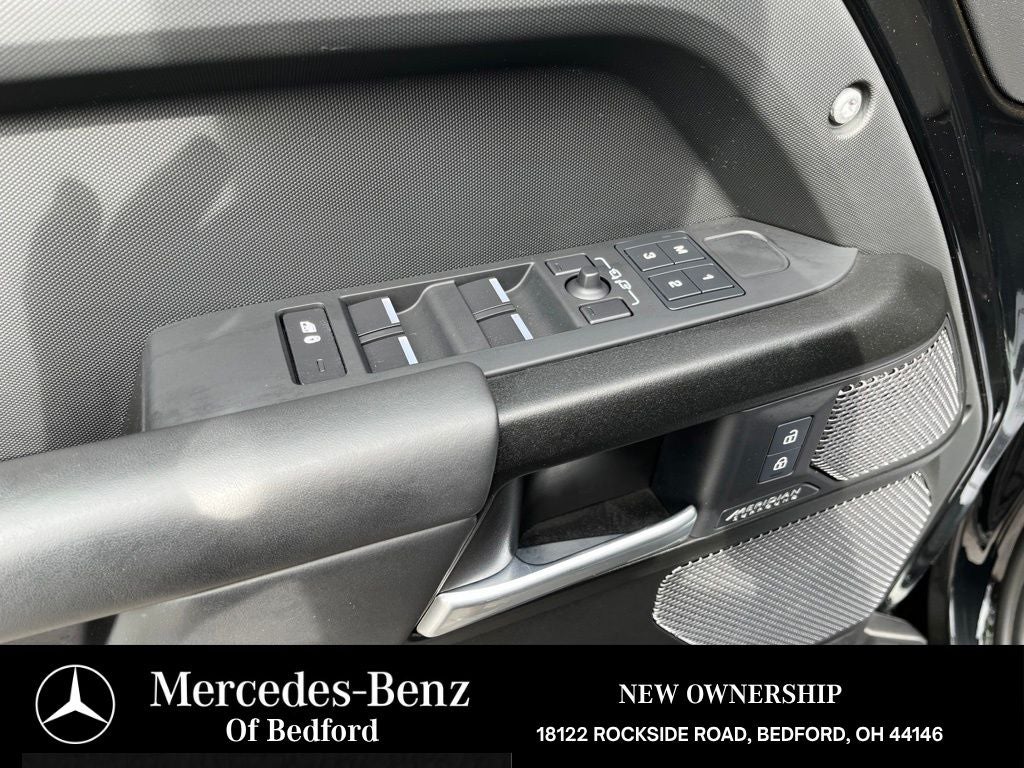 2023 Land Rover Defender 110 V8