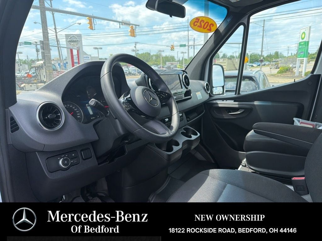 2025 Mercedes-Benz Sprinter 2500 Passenger 144 WB
