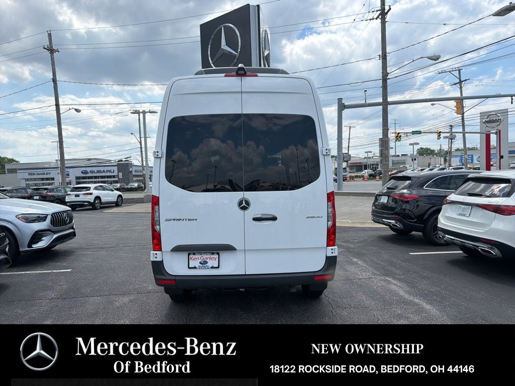 2025 Mercedes-Benz Sprinter 2500 Passenger 144 WB
