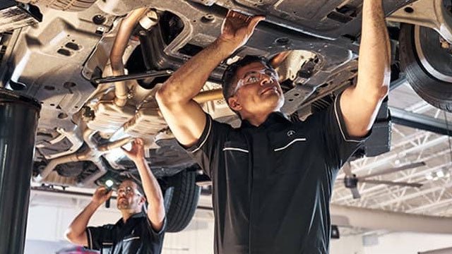 Mercedes-Benz Service Technician